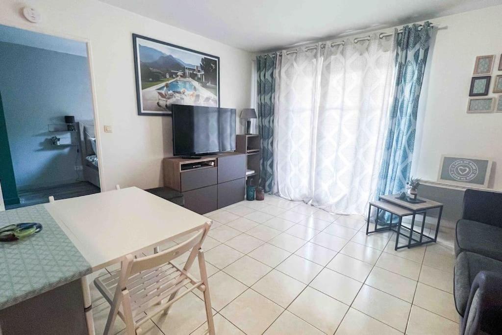 מונטבראן Appart Avec Terrasse Et Parking A 2 Pas De Disney מראה חיצוני תמונה